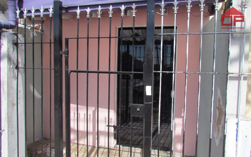 CASA À VENDA + SALÃO COMERCIAL – EXCELENTE PARA INVESTIMENTO