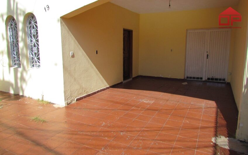 CASA À VENDA + SALÃO COMERCIAL – EXCELENTE PARA INVESTIMENTO