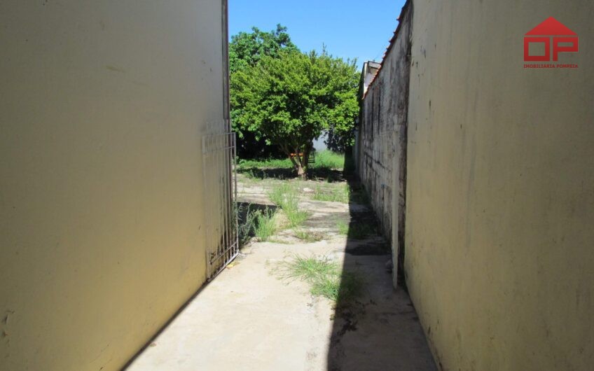 CASA À VENDA + SALÃO COMERCIAL – EXCELENTE PARA INVESTIMENTO