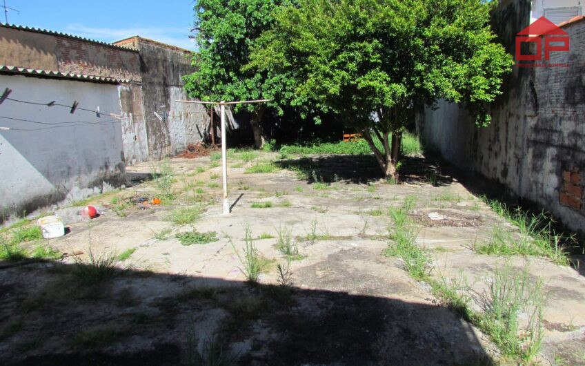 CASA À VENDA + SALÃO COMERCIAL – EXCELENTE PARA INVESTIMENTO