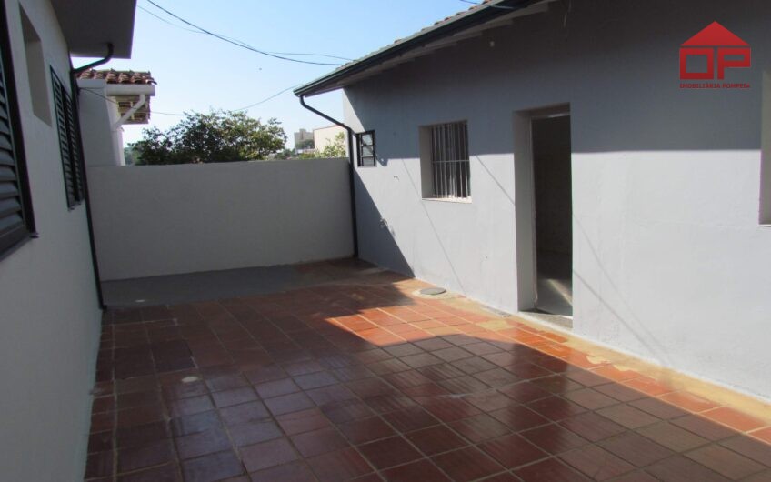 Casa com edícula